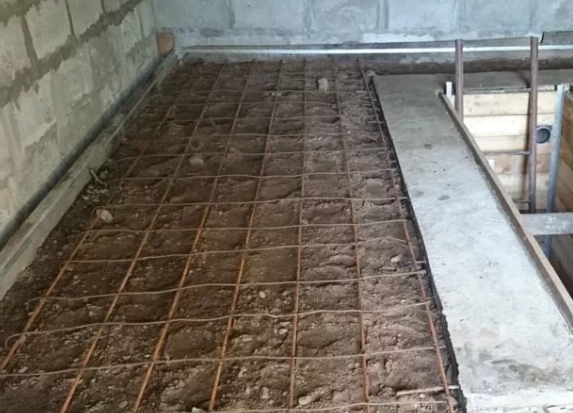 Как залить пол из бетона в гараже правильно