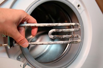 Почему стиральная машина сильно шумит при отжиме?